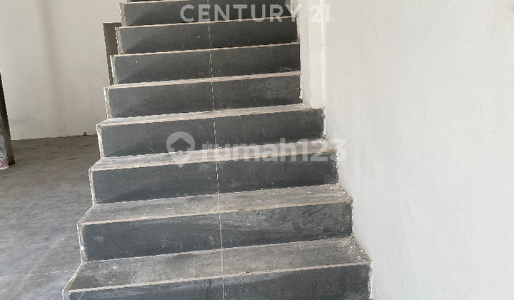 2-Story Shophouse Strategic Location Jl Imam Bonjol Karawaci Tangerang 2