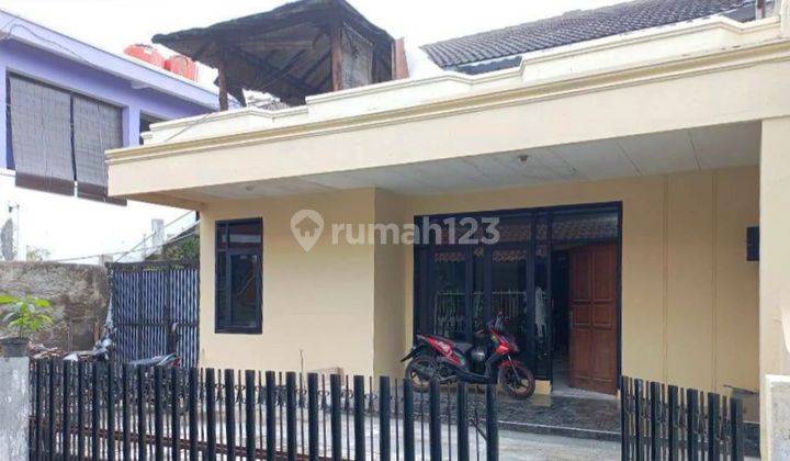 Rumah Strategis Siap Pakai Dekat Ciateul Pusat Kota Bandung 1