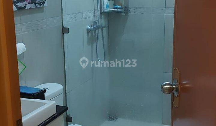 Rumah 2,5 lantai di Park residence taman Surya 5  2