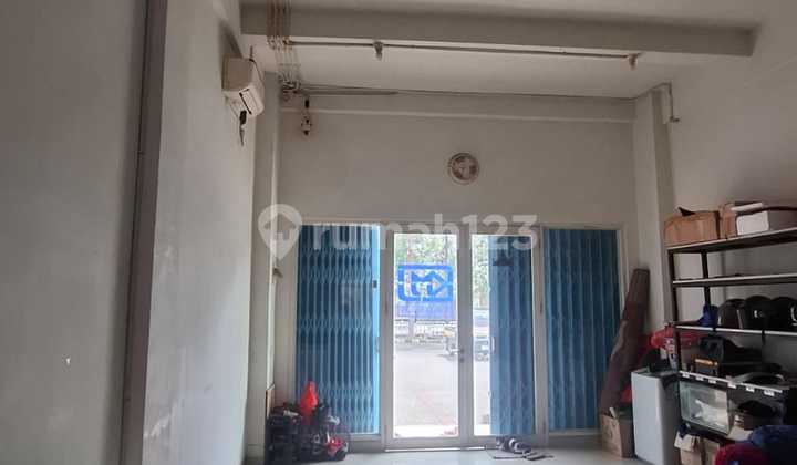 Ruko (Shop House) for Rent, Strategic Location in Banjar Wijaya, Minimum Lease 2 Years 2