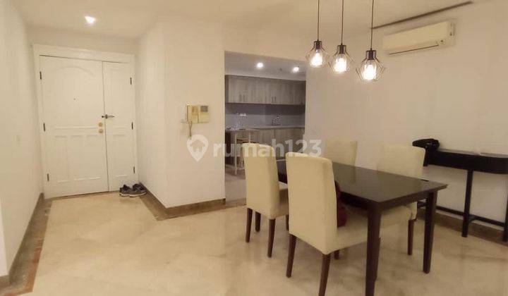 ruang makan disewakan apartment kusuma chandra 2