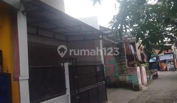 Sell Cheap Ready-to-Live House Near Ciracas Market, East Jakarta 2