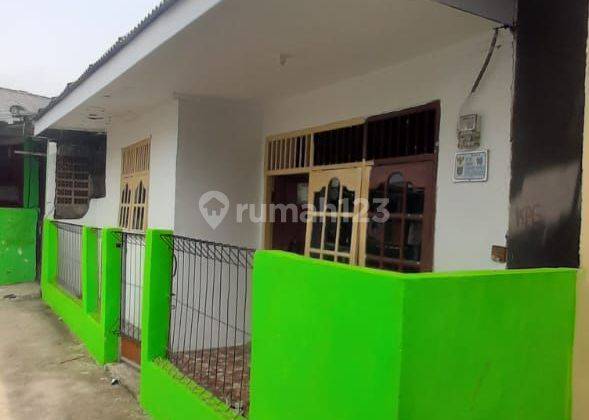 Rumah murah siap huni bangunan besar deket stasiun Depok lama 1