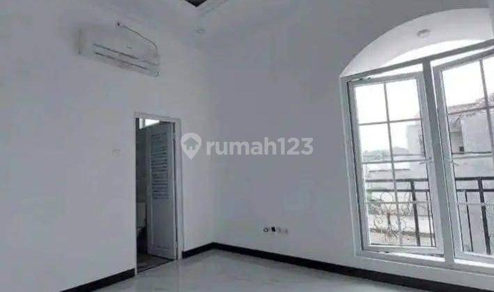 Dijual Rumah Mewah Putih American Konsep di Ciracas Jaktim 2