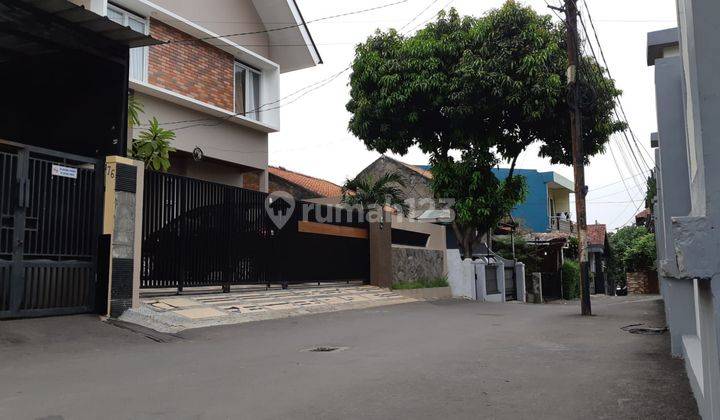 Dijual Rumah 2 Lantai Plus Kolam Renang deket Taman mini 2