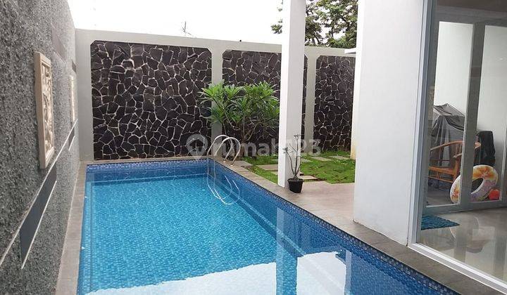 Dijual Rumah 2 Lantai Plus Kolam Renang deket Taman mini 2