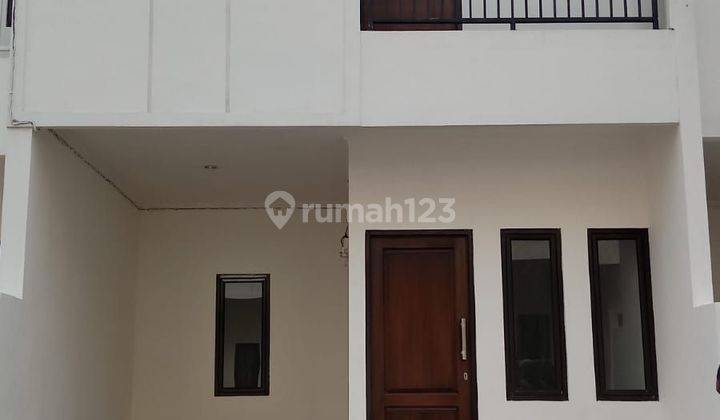 Di Sewa kan Rumah 2 Lantai Cluster masuk Mobil di Ciracas 1