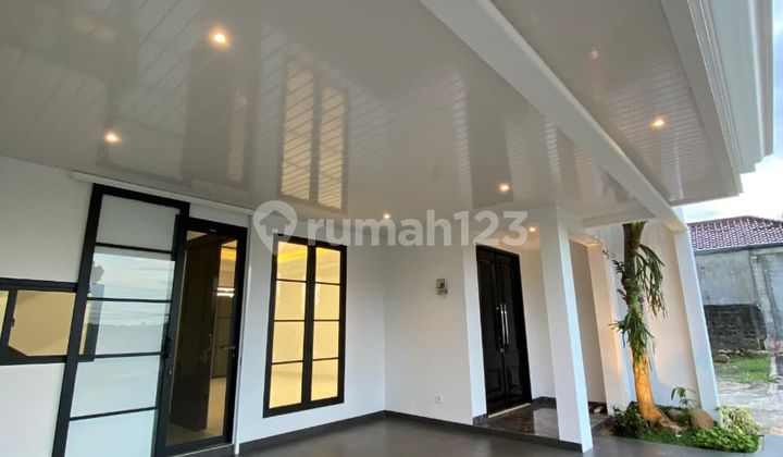 Luxury Quality Town House Cibubur Ciracas Jakarta 2