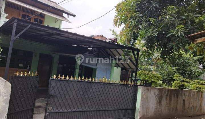 Rumah 2 Lantai + 1 Kontrakan Halaman Luas Di Ceger Jakarta Timur 1