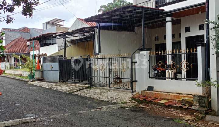 Di Jual Rumah Bangunan Kokoh 2 Lantai di Grand Depok City 2