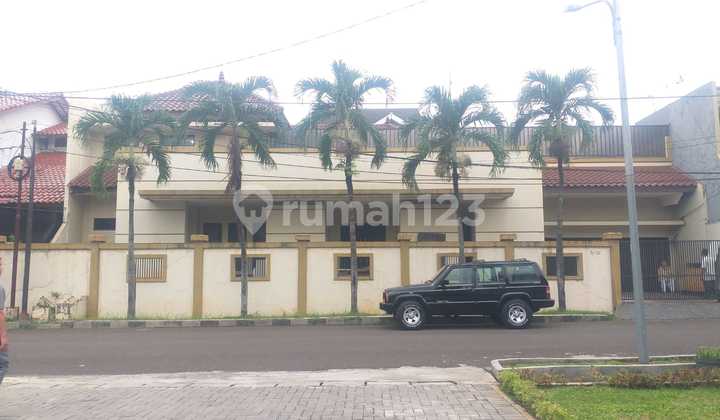 Rumah Megah Di Dalam Komplek Perumahan Cibubur Jakarta Timur