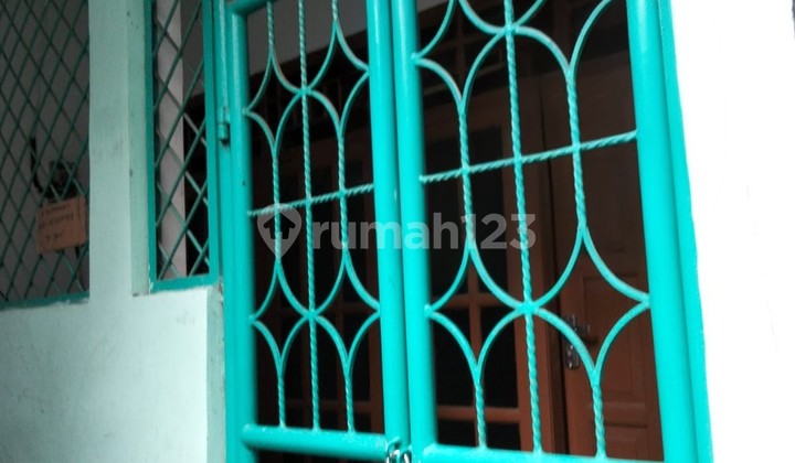 Disewakan Rumah Cantik 3 Lantai di Lokasi Strategis Bandengan Utara 1