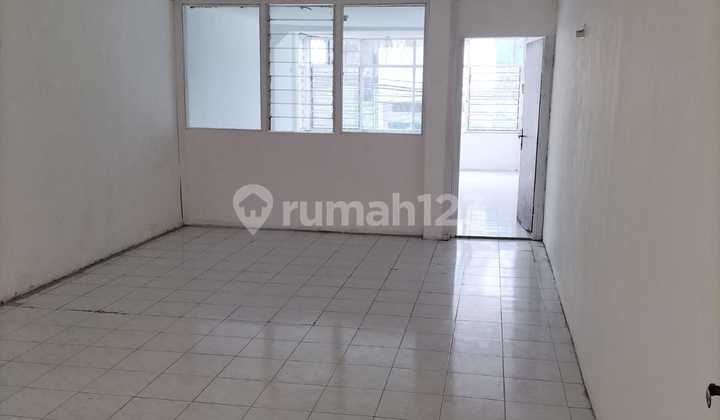 Disewakan Ruko 3 Lt. Di Pinangsia Timur (daerah Strategis Ramai)