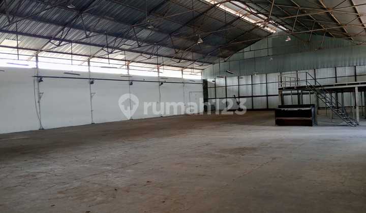 Warehouse for Rent on a 2-Hectare Land with a Building Area of 1,182 M2