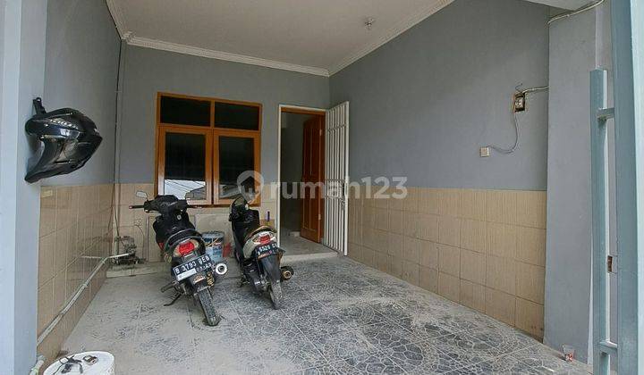 Disewakan Rumah 2 1/2 Lantai Di Villa Taman Bandara 1