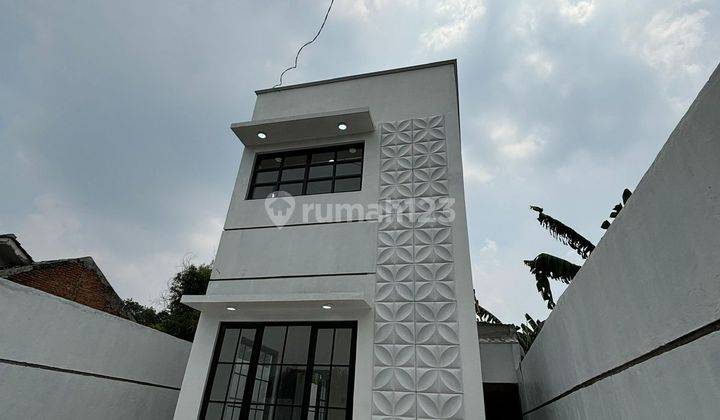 Dijual Rumah 2 Lantai (asri-sejuk) Di Bakti Jaya 2