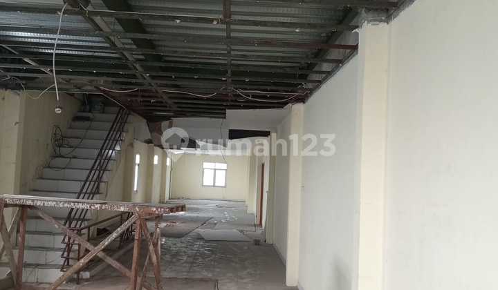 Guaranteed Profitable Investment, 3-Story Shop House For Sale in Roa Malaka 1