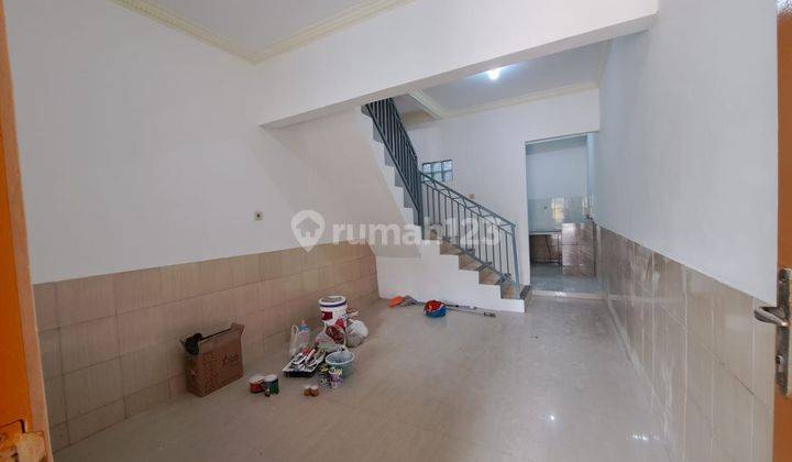 Disewakan Rumah 2 1/2 Lantai Di Villa Taman Bandara 2