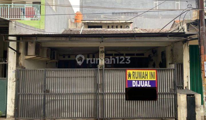 Di Jual Rumah 2 Lantai Semi Furnish 1