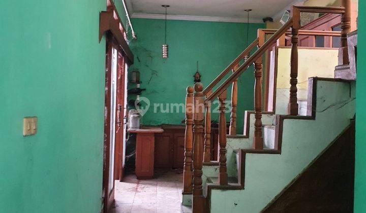 Dijual Rumah 2 Lantai Perlu Sedikit Renov di Perumahan Taman Kota Bekasi Timur 2