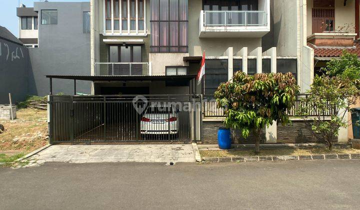 Rumah Minimalis Anggrek Loka SHM 2 Lantai Furnished 1