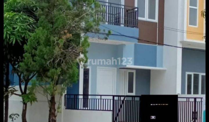 Rumah Murah dan Baru 2 Lantai di Kelapa Gading.SHM .Taman depan Rumah 1