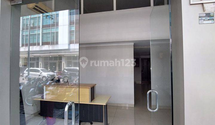 Ruko Strategis di Kensington ! 6 lantai dengan LIFT, Furnished 2