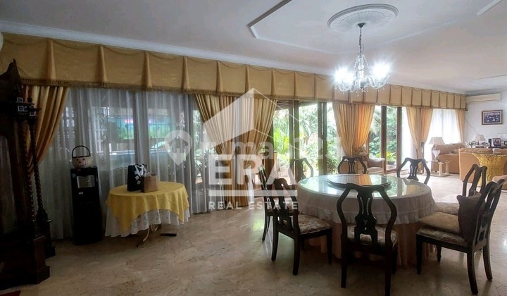 RUMAH HOOK DI GADING PUTIH, KELAPA GADING.Bagus .Luas 736.SHM.Dekat Mall 2