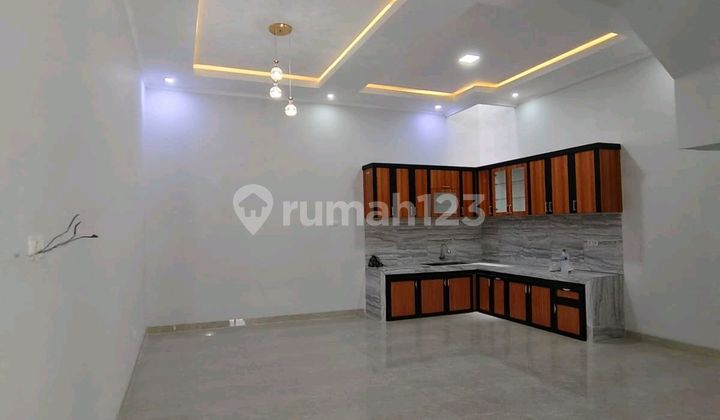 Brand new hybrid house. Kelapa Gading. Nice and ready to occupy. Size 6x17. 2