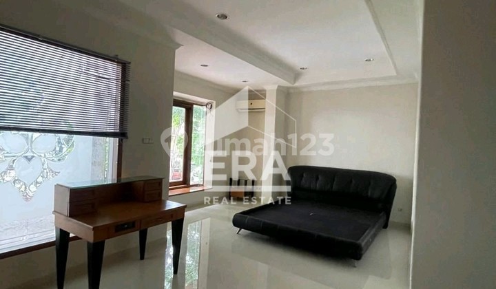 Sewa Rumah Kopyor 2 lantai.  Luas 199 m2. .Bebas banjir. sudah renovasi. 2