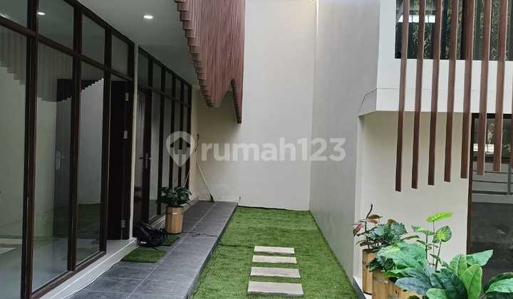 Villa 8 Kamar Siap Huni dan Siap Disewakan Kembali di Lokasi Strategis Kerobokan Dekat Umalas dan Canggu