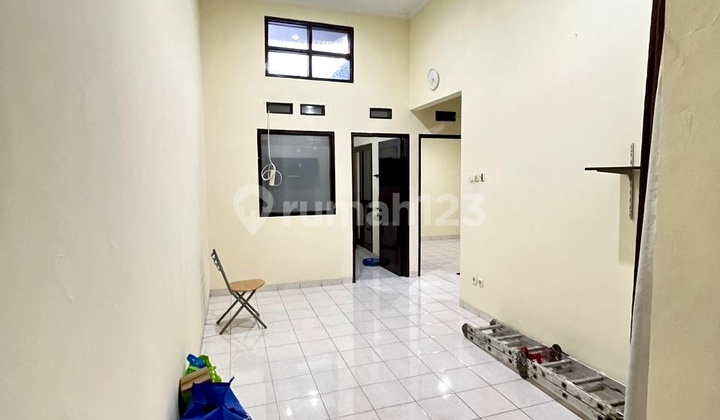 For Rent Ready-to-Occupy House in Graha Raya Cluster Tangerang For Rent Ready-to-Occupy House in Graha Raya Cluster Tangerang