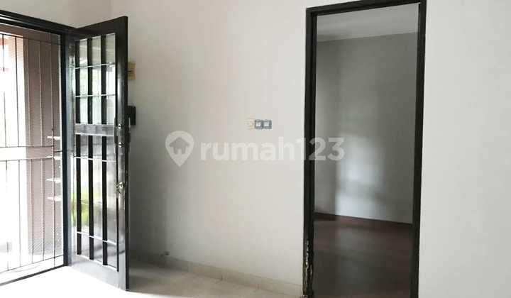 Classic House in Graha Raya Bintaro Tangsel 2