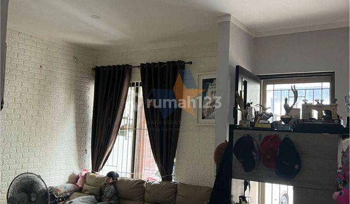 Rumah 3 Lantai Sudah Renovasi di Ayna, viola Graha Raya Bintaro Tangsel  1