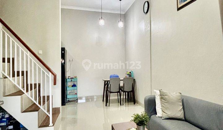 Rumah 2 Lantai Sudah Renovasi di Jl.Regency Melati Mas Serpong Tangsel  1