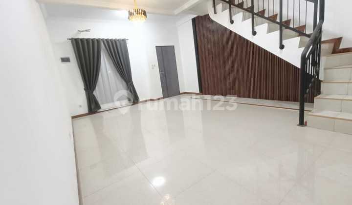 Flood-Free Ready-to-Occupy House in Puri Beta, Ciledug, Tangerang 2