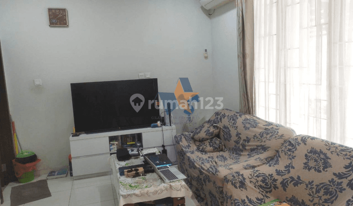 Dijual Rumah Cantik 2Lantai Graha Raya Bintaro 2