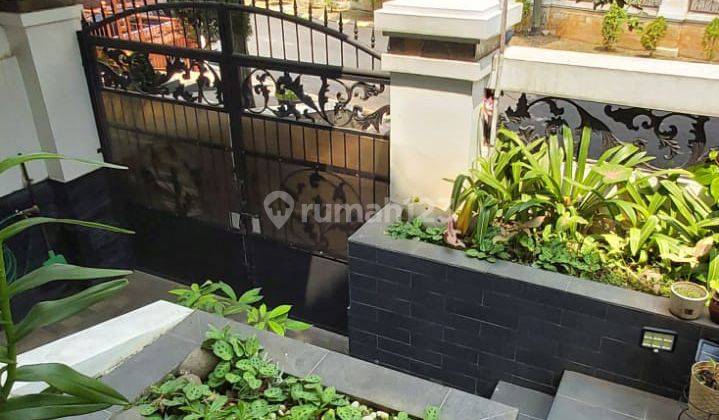 Rumah Elegan Cantik 3Lantai Di Cibubur Jakarta Timur 2