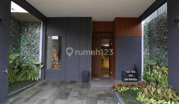 Dijual Rumah Cantik Dengan Kolam Renang di Permata Hijau Mansion 2