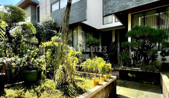 Dijual Townhouse Cantik 3Lantai di Kemang Jakarta Selatan 1