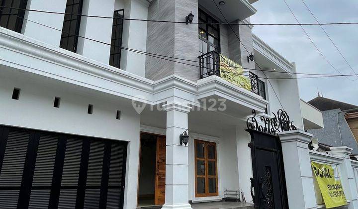 Rumah Bagus SHM di Kebayoran Baru, Jakarta Selatan 1