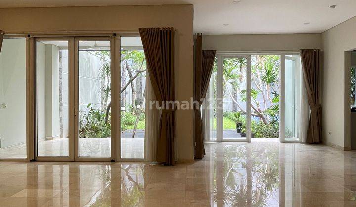 Rumah 2 Lantai Furnished SHM di Kemang, Jakarta Selatan 2