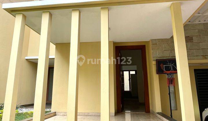 Rumah 2 Lantai Bagus Unfurnished di Kemang, Jakarta Selatan 2