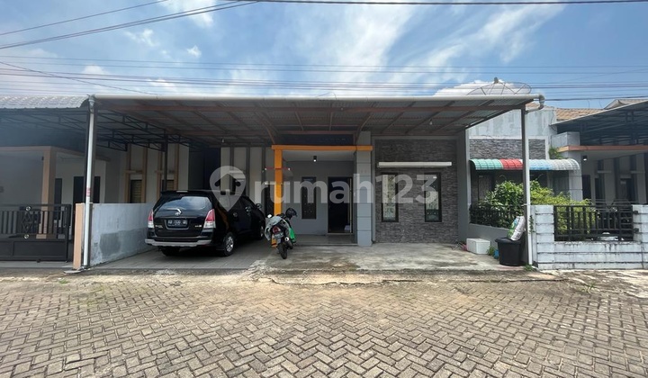 For Sale: Nice and Very Affordable Ready-to-Occupy Cluster House, Jl. Serdam. For Sale: Nice and Very Affordable Ready-to-Occupy Cluster House, Jl. Serdam.