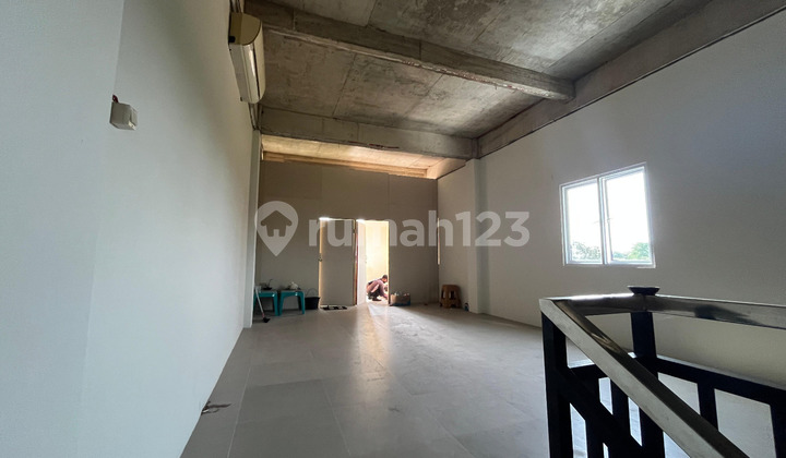 For Rent Shop House Hook Jl. Ampera, Strategic Location, Busy Area. 2