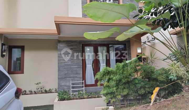 Disewakan Villa Full Furnish , Asri Sejuk Aman