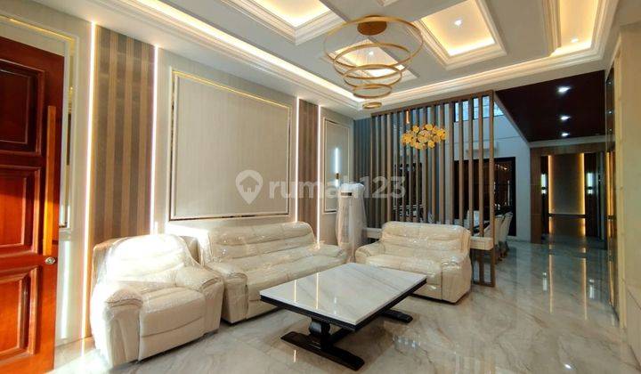 Rumah 3 Lantai Sudah Renovasi Furnished HGB 2