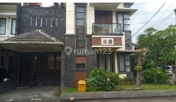 Rumah Hook Nyaman di Lenteng Agung Residence, Jakarta Selatan 