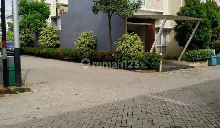 Rumah 2 Lantai Lokasi Strategis di Cluster Green Bintaro Indah  2