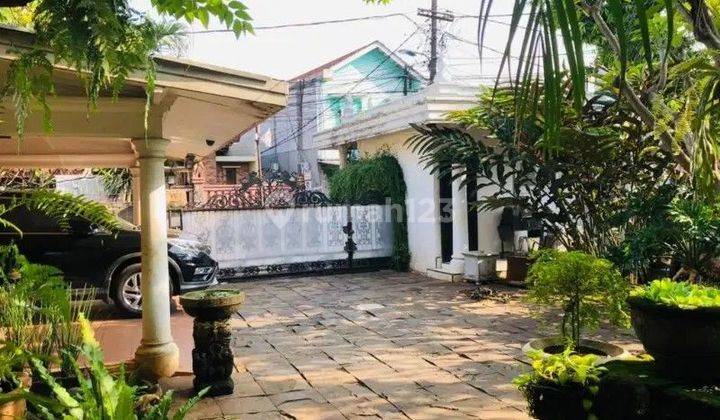 Rumah Mewah Tepi Jalan di Kramat Jati Jaktim Bonus Cake Shops 2